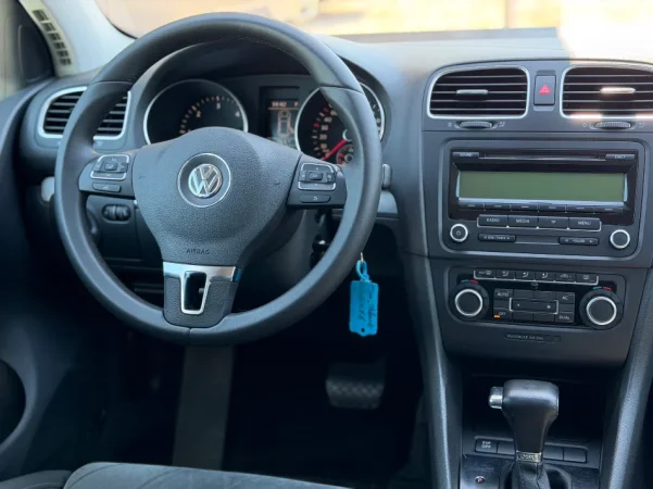 VOLKSWAGEN GOLF VI - 2.0 NAFTE 👉 2010 👈 kambio AUTOMATIKE - EUROPE 6.850 €