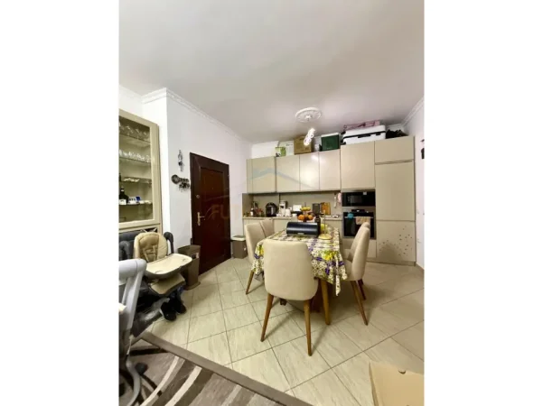 Tirane, shitet apartament 1+1+Ballkon Kati 1, 56 m² 95.000 € (Misto Mame)