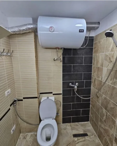 Tirane, jepet me qera garsonier Studio Kati 1, 40 m² 350 € (Rruga dibres)