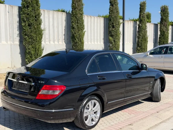 MERCEDES - BENZ C 220 NAFTE 👉 2008 👈 kambio MANUALE - AVANGARDE 6.250 €