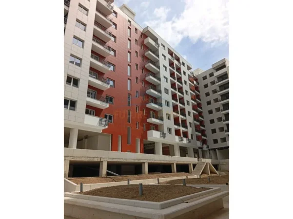 Tirane, shitet apartament 2+1+Ballkon Kati 6, 83 m² 111.600 € (Paskuqan)