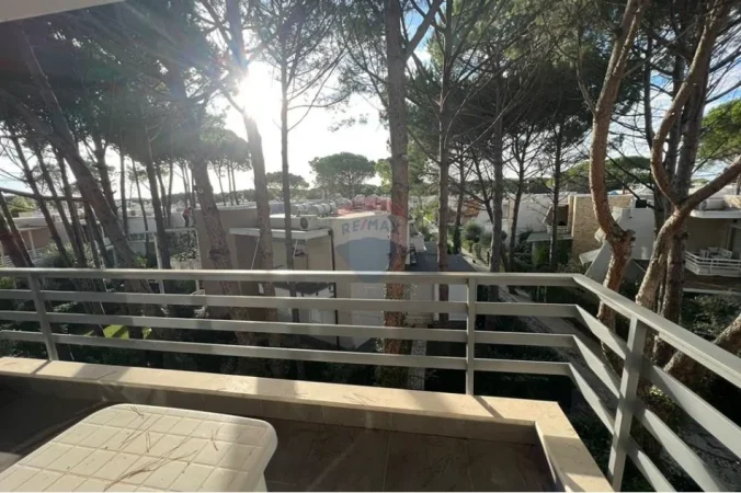 Shitet apartament 2+1 Kati 3, Gjiri Lalzit, Durres