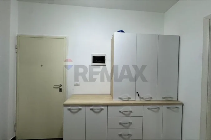 Shitet apartament 2+1 Kati 3, Gjiri Lalzit, Durres