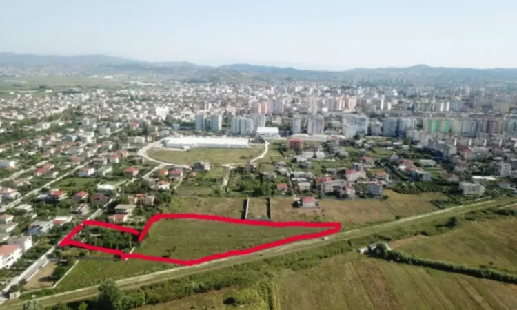 Fier, shes toke , 8.500 m² 