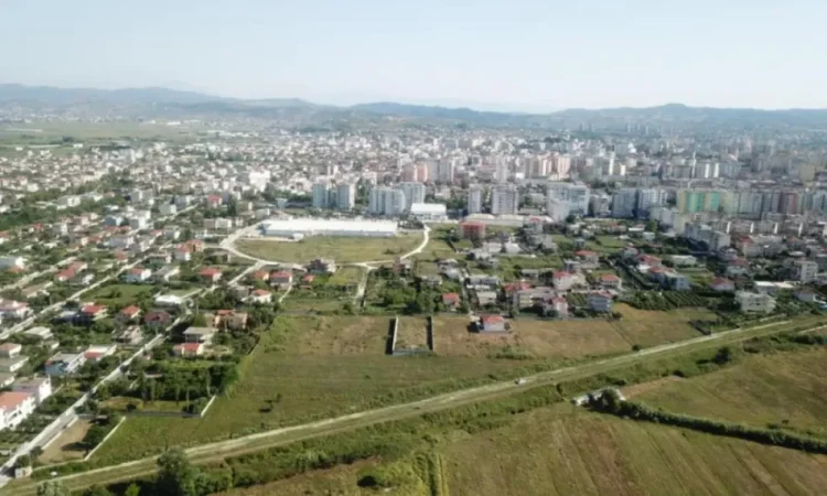 Fier, shes toke , 8.500 m² 