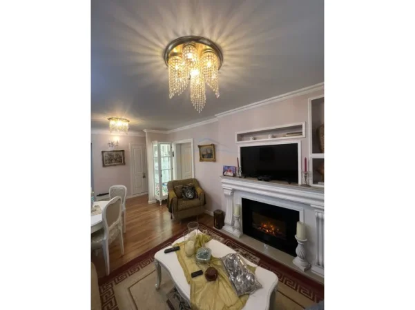 Tirane, shitet apartament 2+1+Ballkon Kati 4, 106 m² 284.000 € (Rruga e Kavajes)