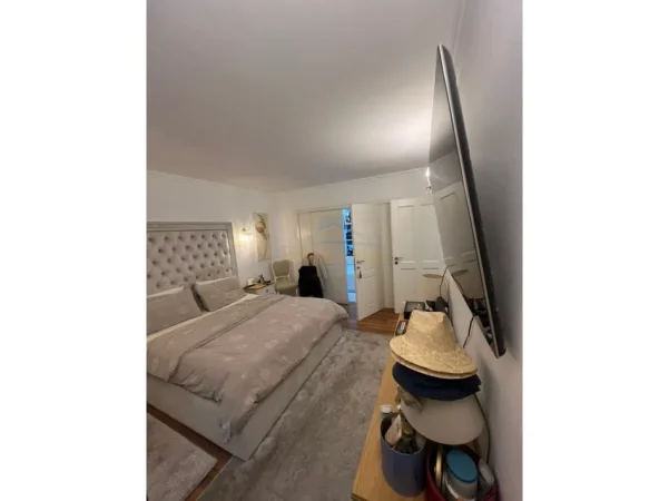 Tirane, shitet apartament 2+1+Ballkon Kati 4, 106 m² 284.000 € (Rruga e Kavajes)