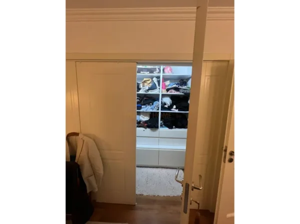 Tirane, shitet apartament 2+1+Ballkon Kati 4, 106 m² 284.000 € (Rruga e Kavajes)