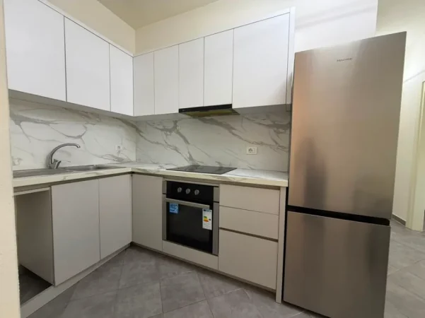 Tirane, jepet me qera apartament 2+1+Ballkon Kati 1, 93 m² 750 € (Jordan Misja)