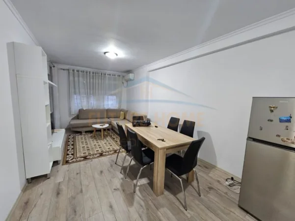 Tirane, jap me qera apartament 2+1+Ballkon Kati 3, 73 m² 650 € 