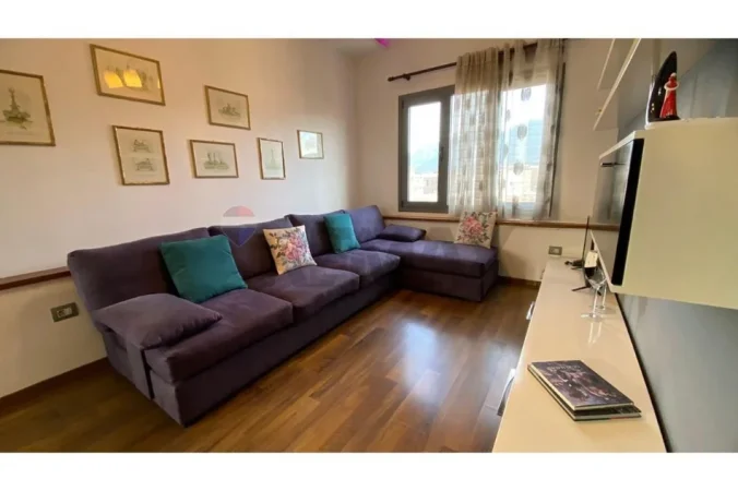 Tirane, jepet me qera apartament 2+1+Ballkon Kati 5, 90 m² 700 € (Tefta tashko)