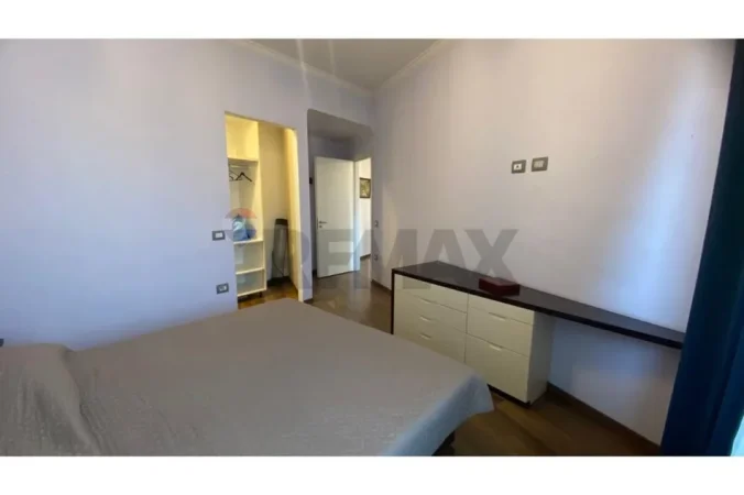 Tirane, jepet me qera apartament 2+1+Ballkon Kati 5, 90 m² 700 € (Tefta tashko)
