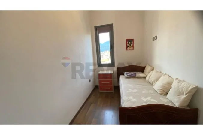 Tirane, jepet me qera apartament 2+1+Ballkon Kati 5, 90 m² 700 € (Tefta tashko)