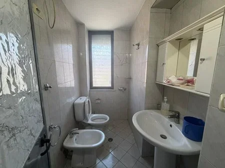 Tirane, shitet apartament 2+1+Ballkon Kati 2, 56 m² 156.000 € (Brryli)