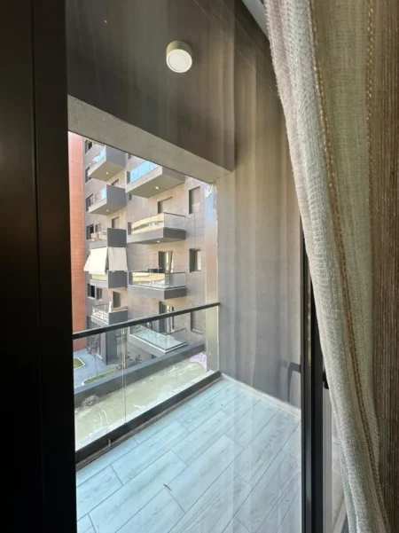 Tirane, jepet me qera apartament 1+1 Kati 2, 580 € (Astir)