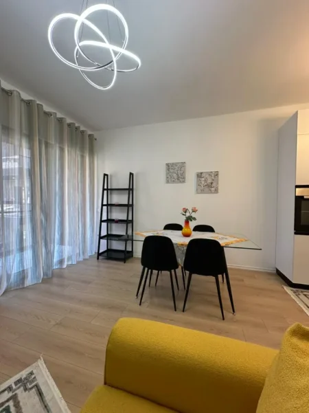 Tirane, jepet me qera apartament 1+1 Kati 2, 580 € (Astir)