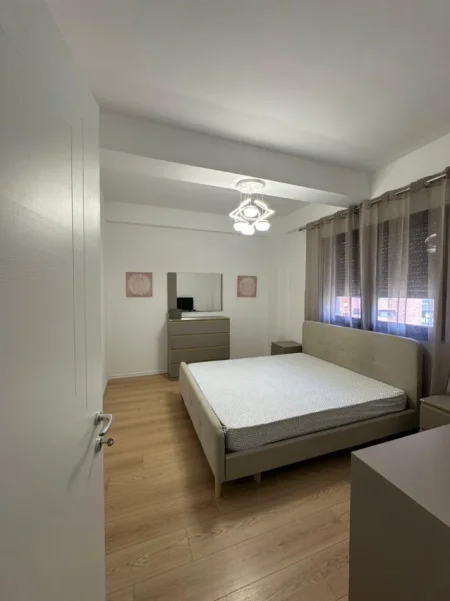 Tirane, jepet me qera apartament 1+1 Kati 2, 580 € (Astir)