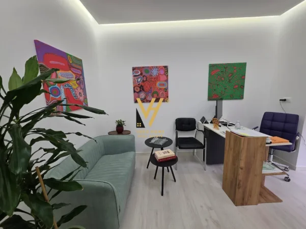 Tirane, jepet me qera zyre Kati 1, 65 m² 520 € (SHKOLLA E BALETIT)