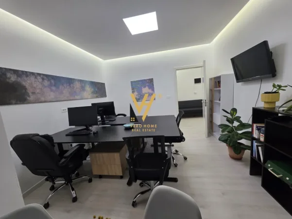 Tirane, jepet me qera zyre Kati 1, 65 m² 520 € (SHKOLLA E BALETIT)