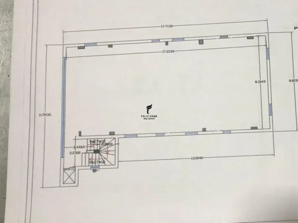 Tirane, jepet me qera zyre , 1.200 m² 15.000 € (KINOSTUDIO)