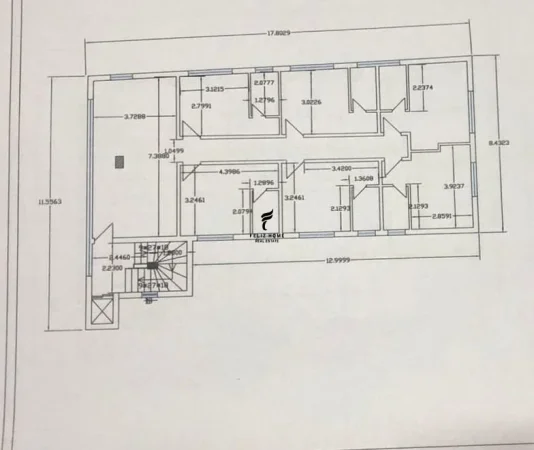 Tirane, jepet me qera zyre , 1.200 m² 15.000 € (KINOSTUDIO)