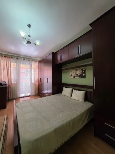 Tirane, jepet me qera apartament 2+1+Ballkon Kati 3, 124 m² 600 € (Astir)