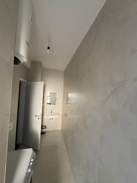 Tirane, jepet me qera apartament 1+1 Kati 2, 67 m² 400 € (Fresku)