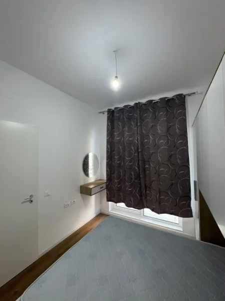 Tirane, jepet me qera apartament 1+1 Kati 2, 67 m² 400 € (Fresku)