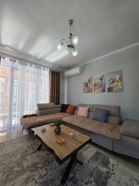 Tirane, jepet me qera apartament 2+1+Ballkon Kati 3, 124 m² 600 € (Astir)