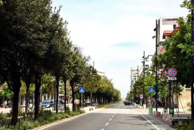 Tirane, jepet me qera ambjent biznesi Kati 0, 60 m² (Bulevardi Zogu i Pare)