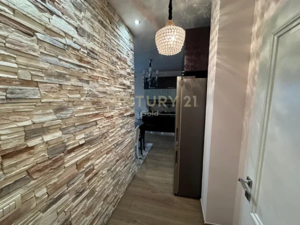 Tirane, jepet me qera apartament 2+1+Ballkon Kati 4, 93 m² 550 € 