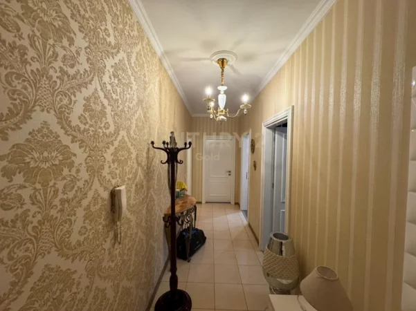Tirane, jepet me qera apartament 2+1+Ballkon Kati 4, 93 m² 550 € 