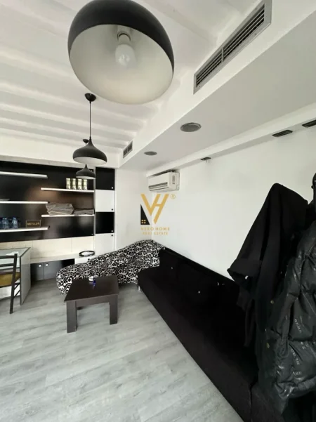 Tirane, shitet dyqan Kati 1, 60 m² 206.000 € (MYSLYM SHYRI)