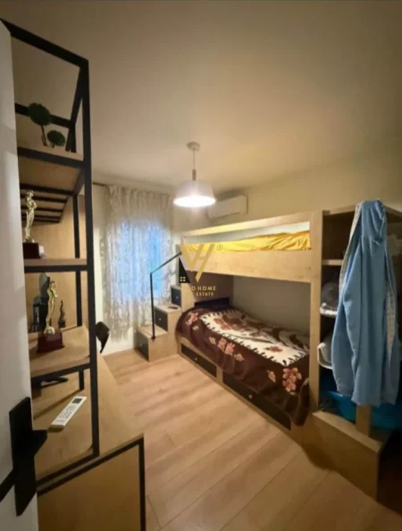 Tirane, shitet Vile 2 Katshe Kati 0, 180 m² 230.000 € (KINOSTUDIO)
