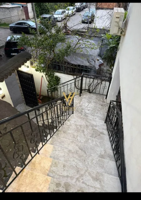 Tirane, shitet Vile 2 Katshe Kati 0, 180 m² 230.000 € (KINOSTUDIO)