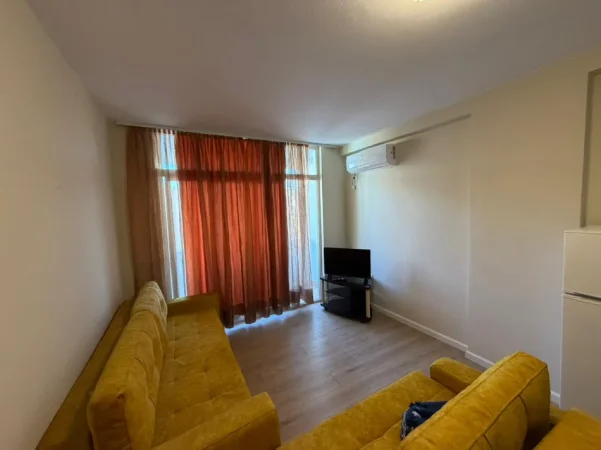 Tirane, jepet me qera apartament 1+1 Kati 4, (PAZARI I RI)