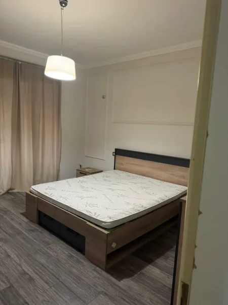 Tirane, jepet me qera apartament 2+1 Kati 3, 100 m² 550 € (ASTIR)
