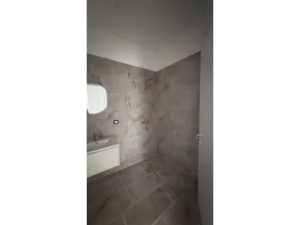 Tirane, shitet apartament 2+1 Kati 1, 80 m² 148.074 € (SAUK)