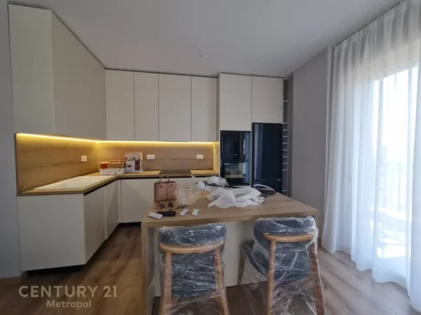 Tirane, jepet me qera apartament 2+1 Kati 7, 104 m² 1.000 € (Spitali Ushtarak)