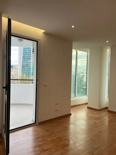 Tirane, jepet me qera zyre Kati 4, 190 m² 2.000 € (AMBASADA AMERIKANE)