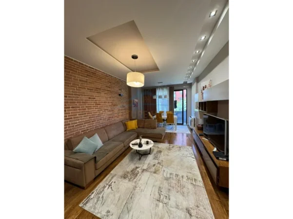 Tirane, shitet apartament 2+1 Kati 1, 104 m² 197.000 € (UNAZA E RE)