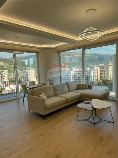 Vlore - Lungomare, shitet apartament 2+1 Kati 8, 121 m² 310.000 € (Rruga Pelivan Leskaj, Vlorë)