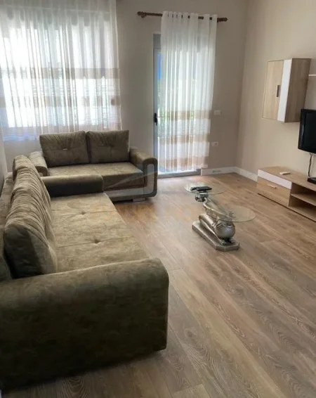 Tirane, jepet me qera apartament 2+1 Kati 2, 90 m² 600 € (brryli)