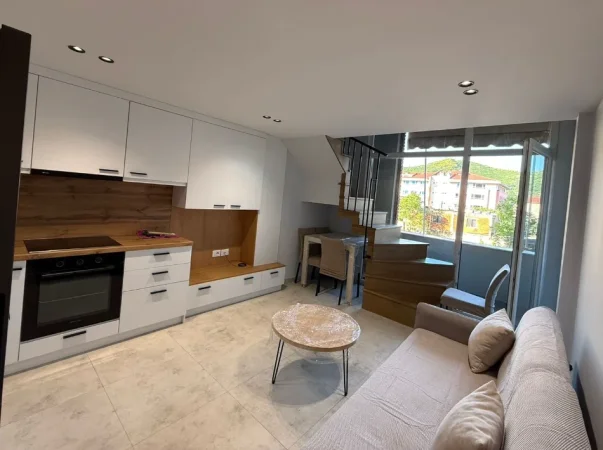 Tirane, jepet me qera apartament 1+1 , 65 m² 500 € 