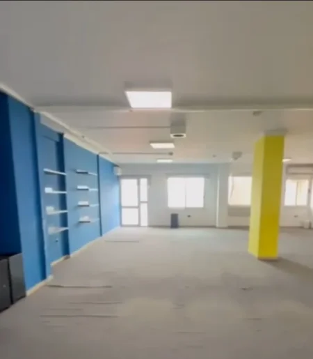 Tirane, jepet me qera ambjent biznesi , 700 m² 7.000 € 