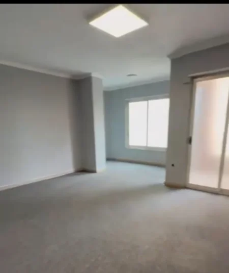 Tirane, jepet me qera ambjent biznesi , 700 m² 7.000 € 