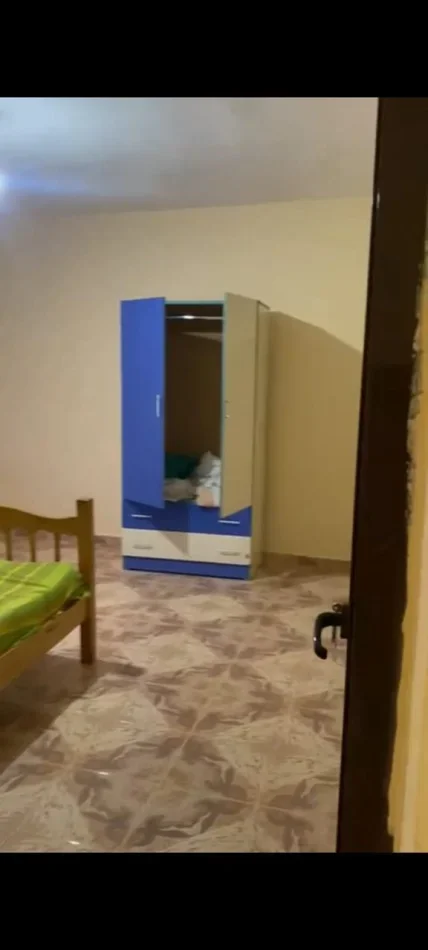 Tirane, jepet me qera apartament 2+1 Kati 1, 80 m² 300 € (Qytet Studenti)