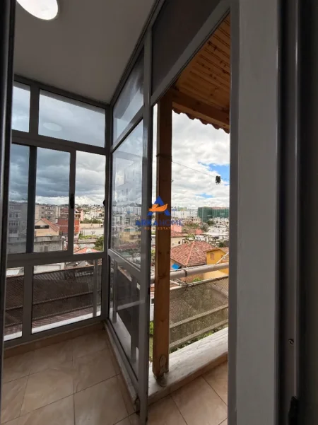 Tirane, shitet apartament 1+1+Ballkon Kati 5, 64 m² 135.000 € 