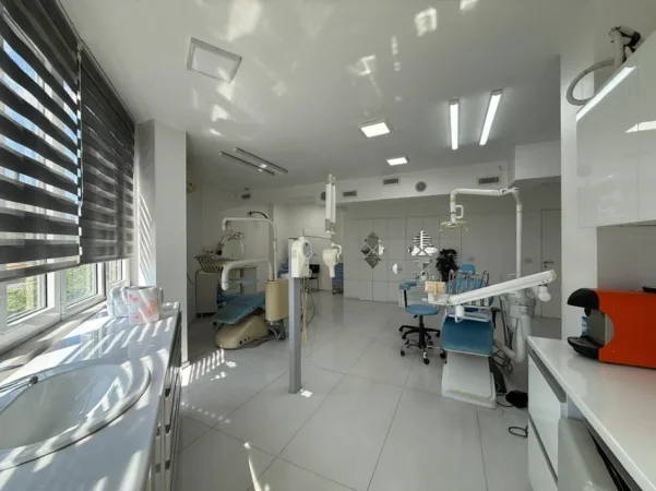 Tirane, shes ambjent biznesi Kati 1, 74 m² 275.000 € (Zogu i Zi, Tirane.)