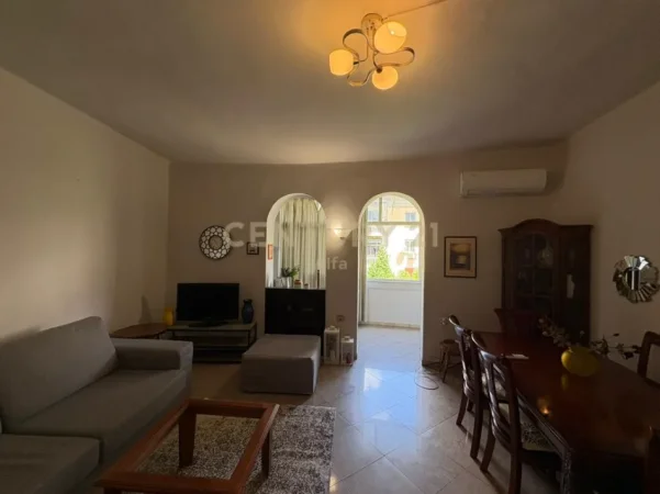 Tirane, jepet me qera apartament 1+1 Kati 3, 50 m² 500 € (Rruga e Durresit)